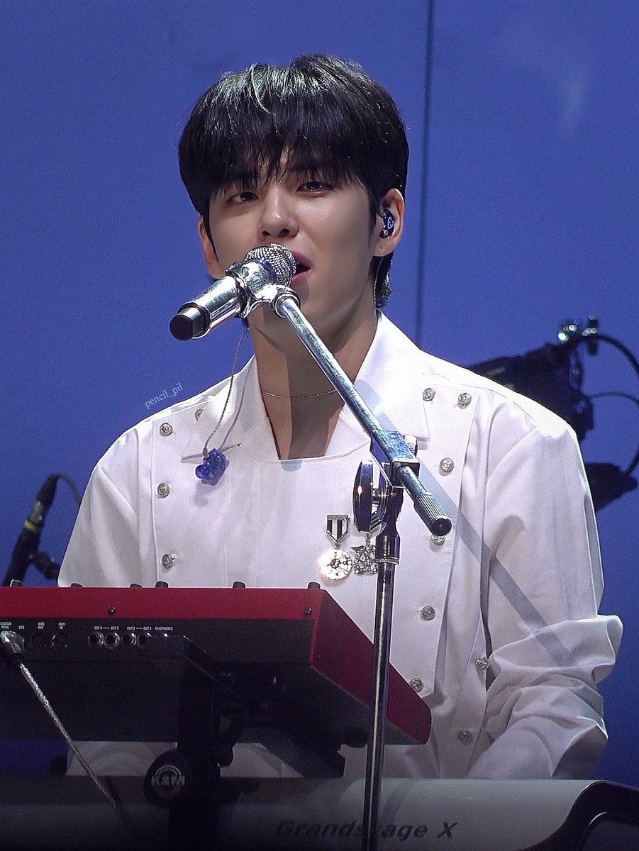 20250726 데이식스 팬미팅

나 녹아내린다 진짜🐰