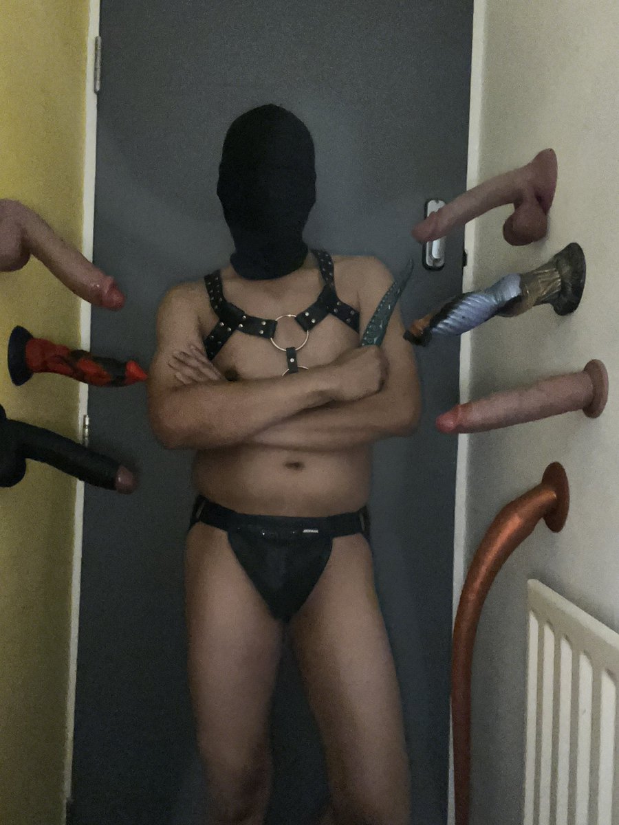 spankmedude's tweet photo. What will you do if your surrounded with toys?🤔🤔🤔🤔  need to use it or it will be just a waste... 🙈🙈🙈
#dildo #adulttoy @JoyhubOfficial https://t.co/MUsOROZTcV