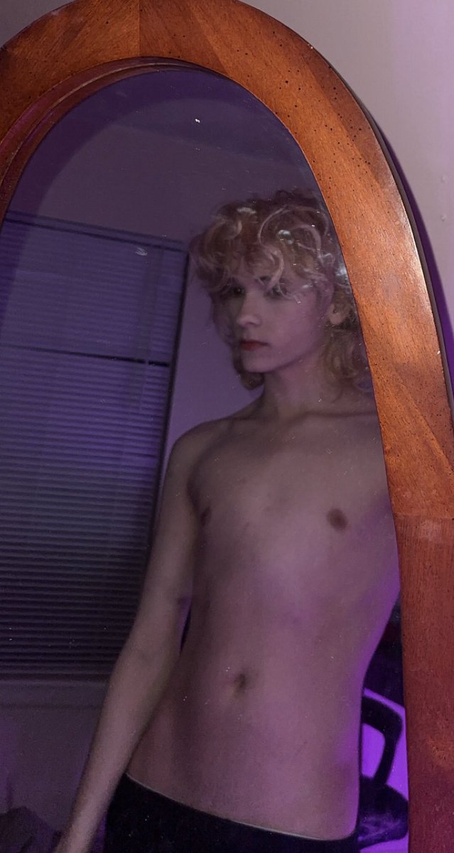 lil selfie dump (this guy needs to put a shirt on)