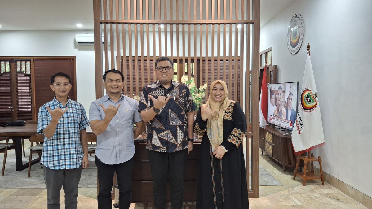 Sekjend DPP IKM Braditi Moulevey, didampingi Wasekjend OKK Mukti Ali, menerima audiensi dari perantau Minang yang tinggal di Arab Saudi.

Komitmen untuk mengembangkan IKM di Arab Saudi sebagai wadah kebersamaan dan penguatan peran orang Minang di tanah rantau.