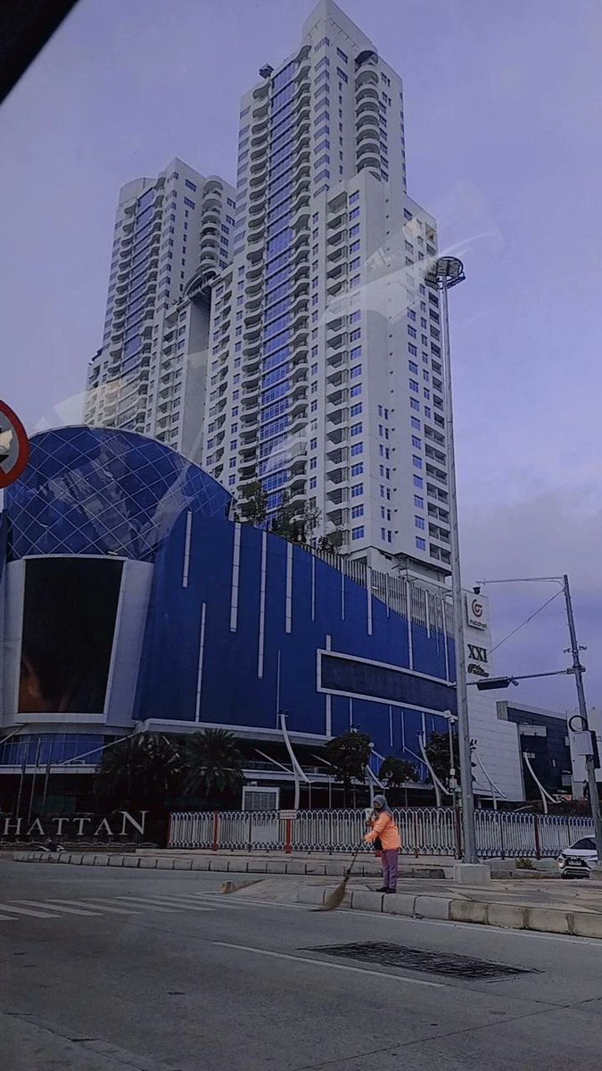 Heran heran bandar judol gak ditangkap 
Ehhh rekening warga yang ditangkapi 

#koplaknegerikonoha