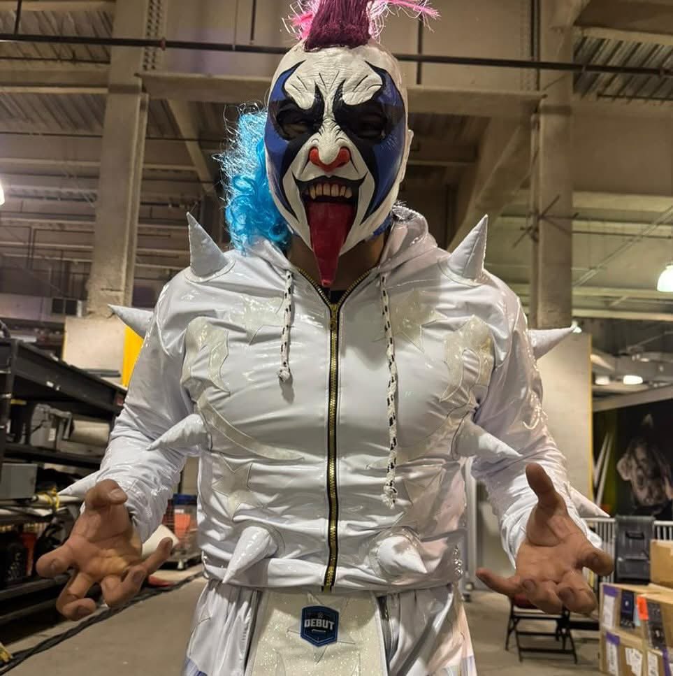 Psychooriginal's tweet image. Muchas gracias por su apoyo a TODOS , INCREÍBLE lo que se vive en este mundo luchistico , HOY DEBUTANDO en #smackdown y aunque nos llevamos una derrota , me seguiré preparando para que algún día sea una victoria. @wweespanol  @WWE @luchalibreaaa