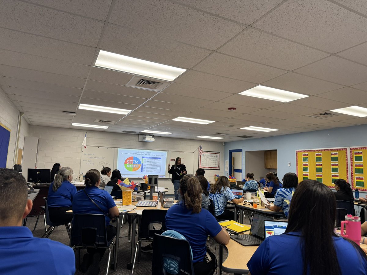 RobertRRojas_ES's tweet image. Thank you to the amazing @FJordan_CI and @mvelarde_CI for your support and training today. Our teachers are ready to take our Roadrunners to new heights! 🤯 #TeamSISD #GameOn #BeaksUp