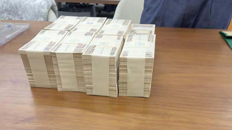 ……8月2日がパンツの日なら……

あなたに支給準備完了してます! よろしくお願いします。 

コメントしたフォロワーにすぐに配布してます。  

２４時まで お一人３０マン  

信用してもらう為にも 【いいね】だけで本日中に全て振り込み