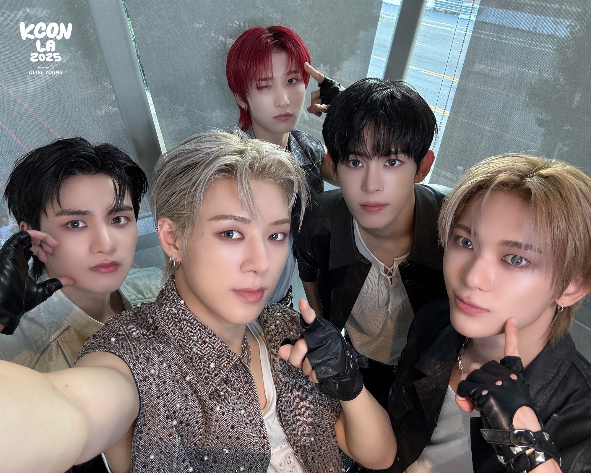 GxUIbq8aIAUHZA_?format=jpg&name=large