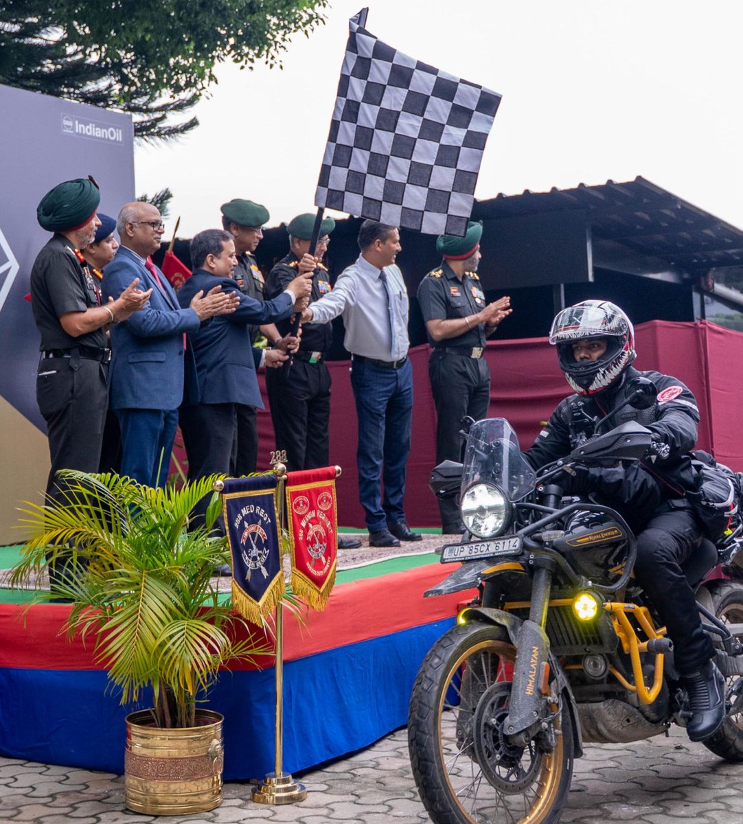 suryacommand's tweet photo. 🏍️"𝗕𝘂𝗶𝗹𝗱𝗶𝗻𝗴  𝗥𝗼𝗮𝗱𝘀 𝘁𝗼 𝗕𝗼𝗻𝗱𝘀 𝗮𝗹𝗼𝗻𝗴 𝘁𝗵𝗲 𝗕𝗼𝗿𝗱𝗲𝗿𝘀." 🇮🇳

After the resounding success of first edition, the Integrated Himalayan Motorcycle Expedition-II (I-HiMEx-II) was ceremoniously flagged off from #Dehradun, by Lt Gen Anindya Sengupta, GOC-in-C, #CentralCommand.

Organised in collaboration with #RoyalEnfield, Indian Oil Corporation Limited (#IOCL) and #UttarakhandTourism, the expedition underscores steadfast commitment of the Indian Army in promoting tourism, revitalising border villages and supporting reverse migration in the Garhwal Himalayas.

The expedition stands as a symbol of national integration, youth inspiration and strategic outreach, as the brave #IBEXWarriors ride through rugged terrain to connect hearts and horizons across the frontier.

#IndianArmy #SuryaCommand #IBEXWarriorAdventure #VibrantVillages #GarhwalTourism #ReverseMigration #wecare

@adgpi
@ProDefLko
@PROdefprayagraj
@PIB_India
@HQ_IDS_India
@PRODefDehradun
@UBArea_IA
@UTDBofficial 
@royalenfield 
@iocl_pbd