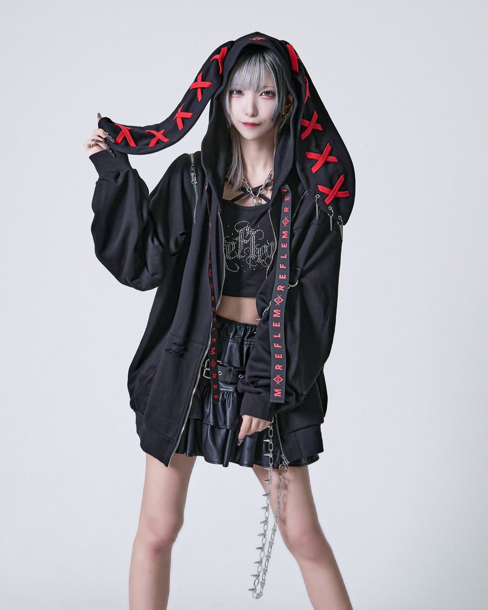 👁‍🗨REFLEM(レフレム) NEW ARRIVAL うさ耳チェーン付きZIPパーカー