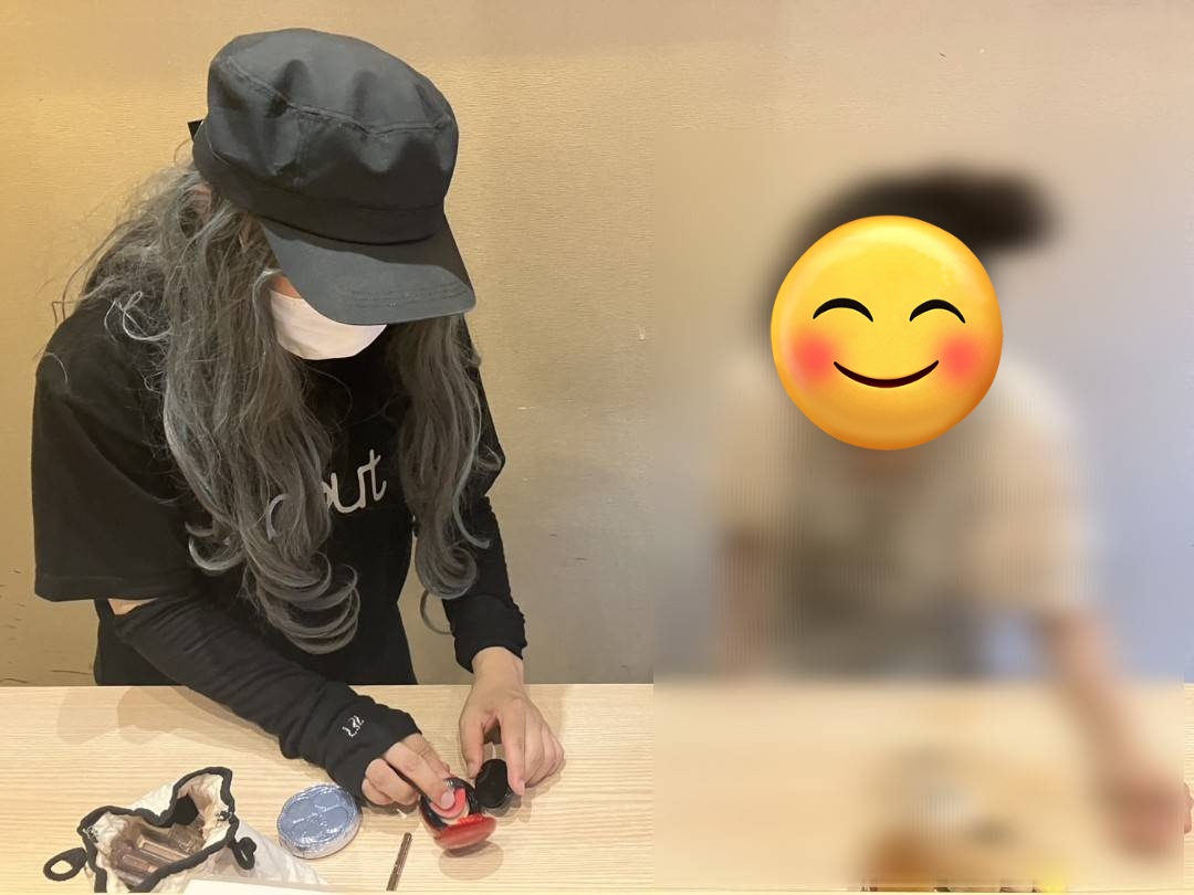 こないだとある場所でメイク談義してましたがお相手の方が…

＿人人人人人人人＿
＞　16歳のJK！　＜
￣Y^Y^Y^Y^Y^Y^Y￣

画像はティルティルの付け方を実演するオカン♂(41)
スゴいとこまで来たな…