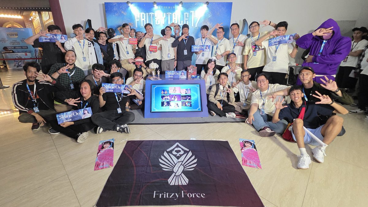 FritzyForce's tweet photo. 𝐙𝐘𝐅𝐑𝐈𝐄𝐍𝐃𝐒

Terima kasih banyak #ZyFriends yang sudah hadir meramaikan project #FritzyTale17, seluruh panitia, donatur dan semua yang telah membantu kelancaran acara kemarin.

Dukungan teman-teman untuk @RFritzy_JKT48 sangat berarti. Kedepannya, yuk kita sama-sama kita temani Fritzy sampai ia menjadi cahaya bagi dirinya sendiri 🌠🪄🪽