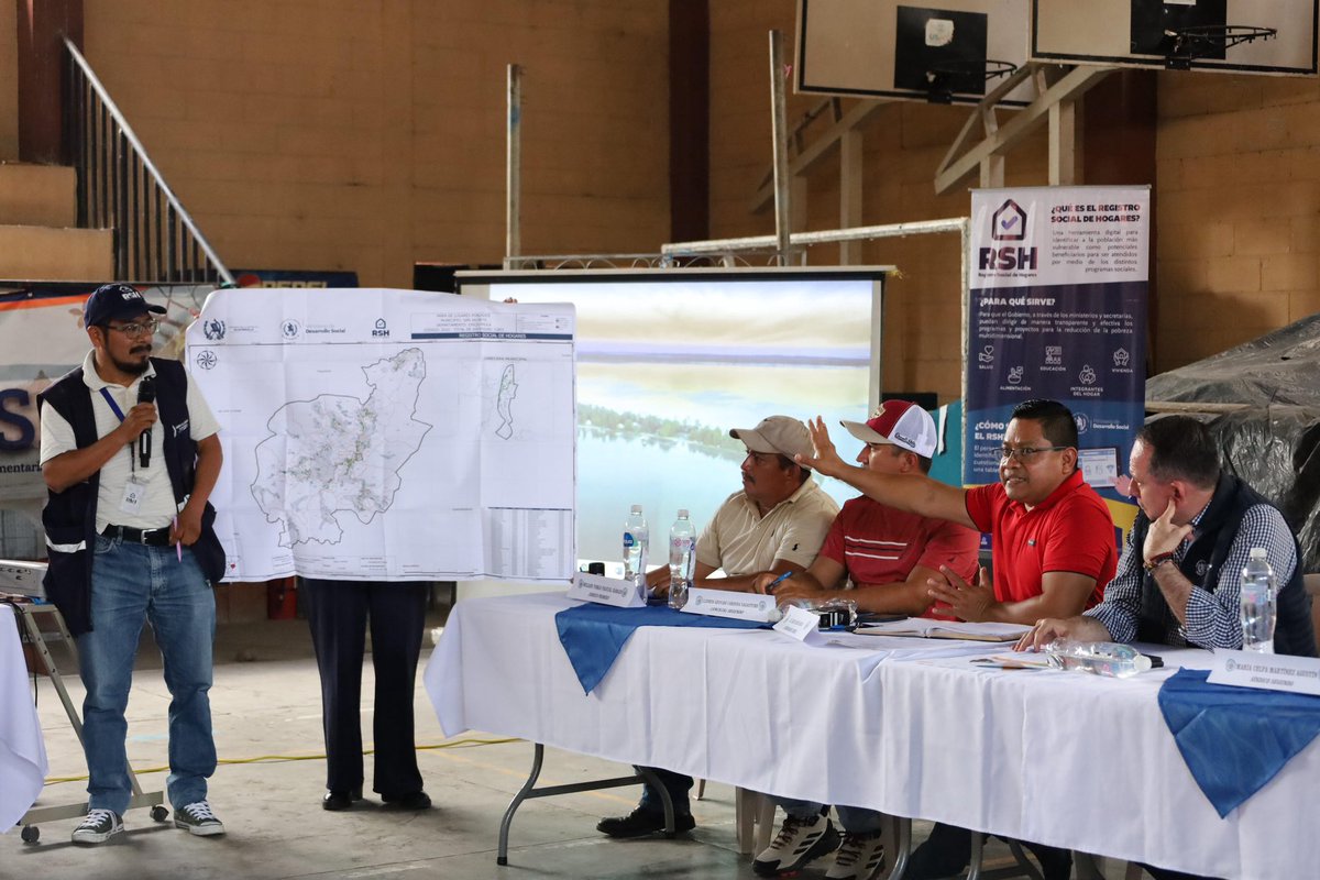 abelardopintom's tweet image. Hoy presente en el Comude de San Jacinto, Chiquimula, ante las autoridades locales y Cocodes, el Registro Social de Hogares.💻

Este instrumento erradica el clientelismo, la discrecionalidad y los listados para ingresar a los #ProgramasSociales e iniciativas del @GuatemalaGob.✨