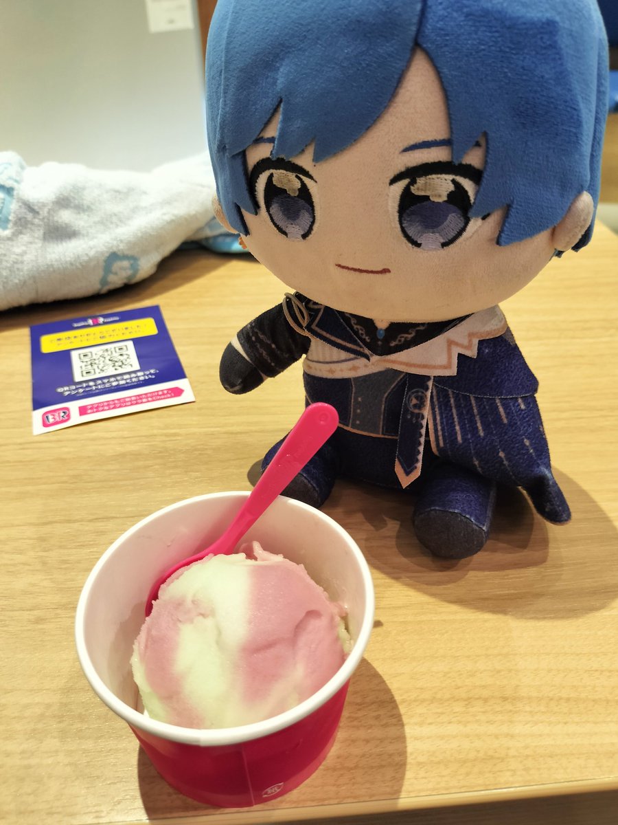 Runa_If2224's tweet photo. 友達の誘いで一般参加で久しぶりにコスイベに参戦してる
会場着く前にハプニングはあったが､久しぶりの参戦はやっぱり楽しい！

さっきまでアイス食べて､今はアイスカフェラテ飲んで休憩中～♪

 #世界コスプレサミット2025 https://t.co/AYQ2WhGf6h