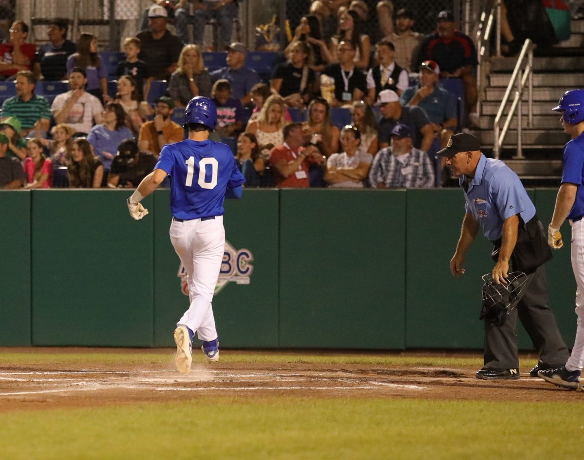 Heading into the 5th and Dodgers continue sprinting ahead. 6-0 v. Midland SW