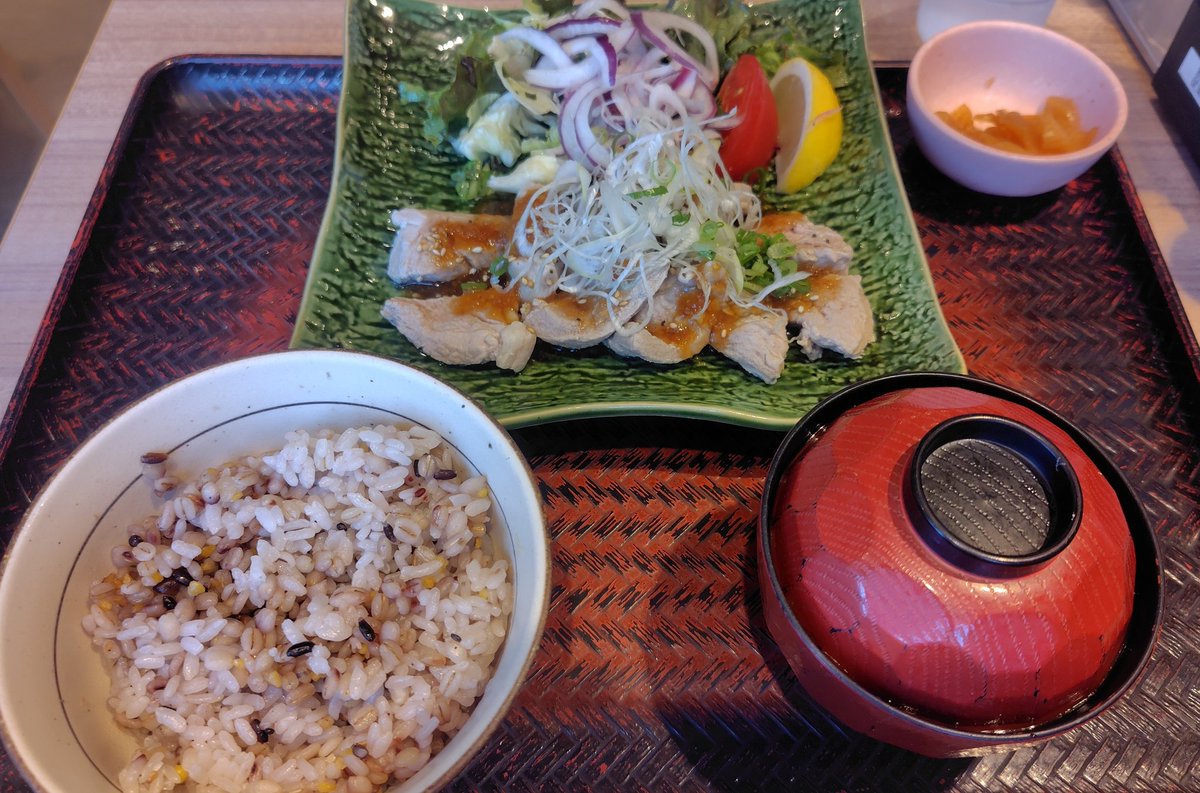 2lf7xCxxMHOesE9's tweet photo. 大戸屋筋肉メシ🍖
豚ヒレ肉の冷しゃぶ ~おろしレモンだれ~
厚切りの豚肉をサッパリいただき筋トレに行きたくなるようなメニューでした🤤
#大戸屋JINコラボ
#veatm https://t.co/GfVAyM5B2N