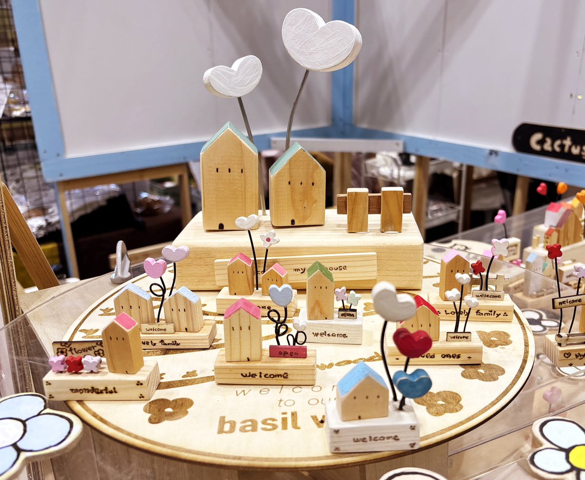 basilthym_NFT's tweet image. イベント始まってます✨
でもまだ少しづつブース整え中！

そしてあろう事か釣り銭の100円玉忘れる…😢
頑張ろう…

#瀬戸内ハンドメイドマルシェ　E-191