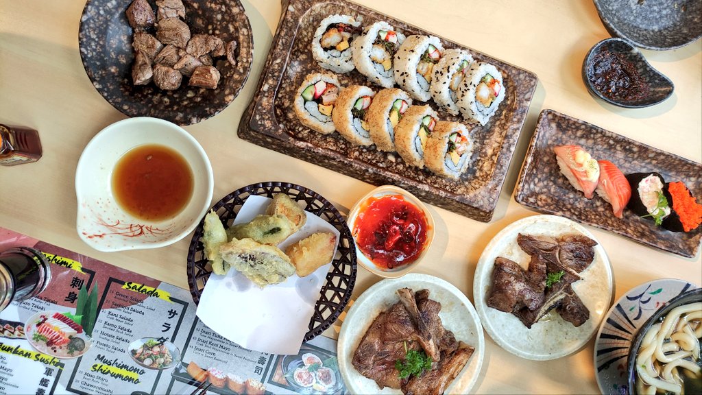ceestiny1024's tweet photo. 🌼: ehh, yeodoongies dieting?!
🌼: NO! Yeodoongies
🌼: should eat lots of delicious things, please

Yeodoongies: https://t.co/oVvX1B0Egw
