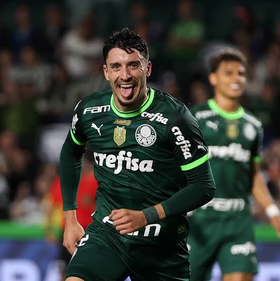 Caotimeiras's tweet photo. Tenho uma dúvida pra velha guarda e pra nova, quem é mais ÍDOLO do Palmeiras

Júnior ou Piquerez? https://t.co/IAgWQKTXsH