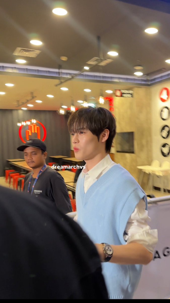 hello chenle 🥹👋🏻

#CHENLEinJKT
#CHAGEEIDwithCHENLE