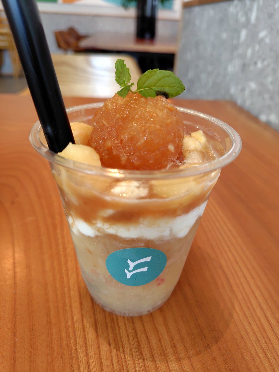 gclove344's tweet photo. こんにちは☀現在37.5℃の東海地方です😅
飯田の桃を買いに高山町にある
#Flave さんに行ってきました。飯田の桐林の竜丘小学校のそばの高島さんの果樹園で採れた桃です。朝採って届けてくれました。
8月中旬にはFlaveさんの桃のスムージーフラッペで高島さんの桃が使われるようです。超甘い🍑です。 https://t.co/bwxnvWrmLI