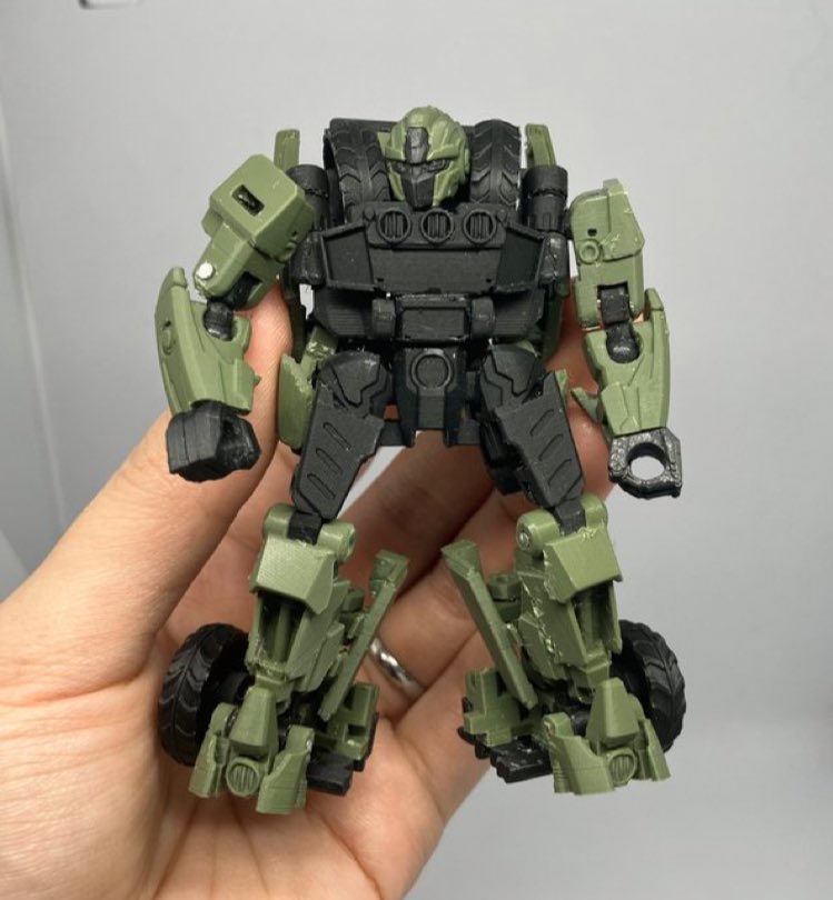 #8月になったのでフォロワーさんに自己紹介しようぜ

趣味でオリジナルの変形作品つくってます！🐸