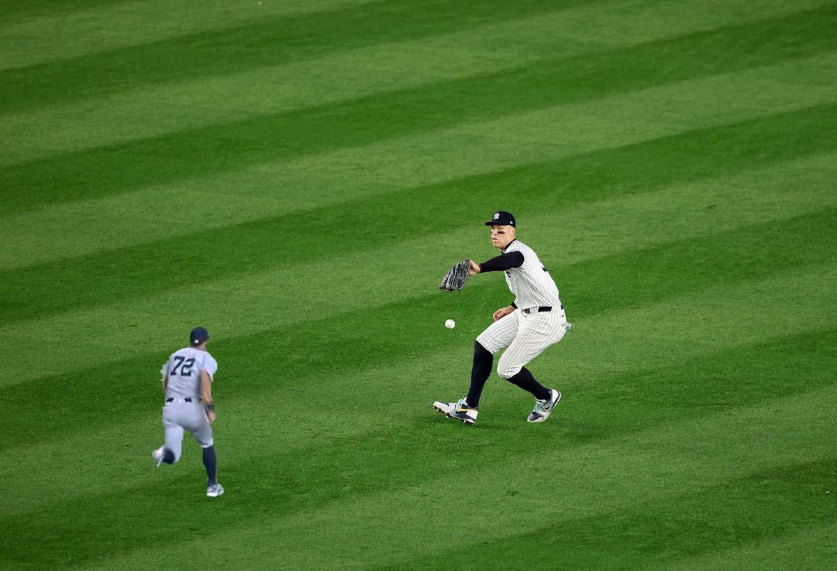 JuManski's tweet photo. @Yankees 🤦🏻‍♂️#yankees #mlb https://t.co/jYTN8DFJG9