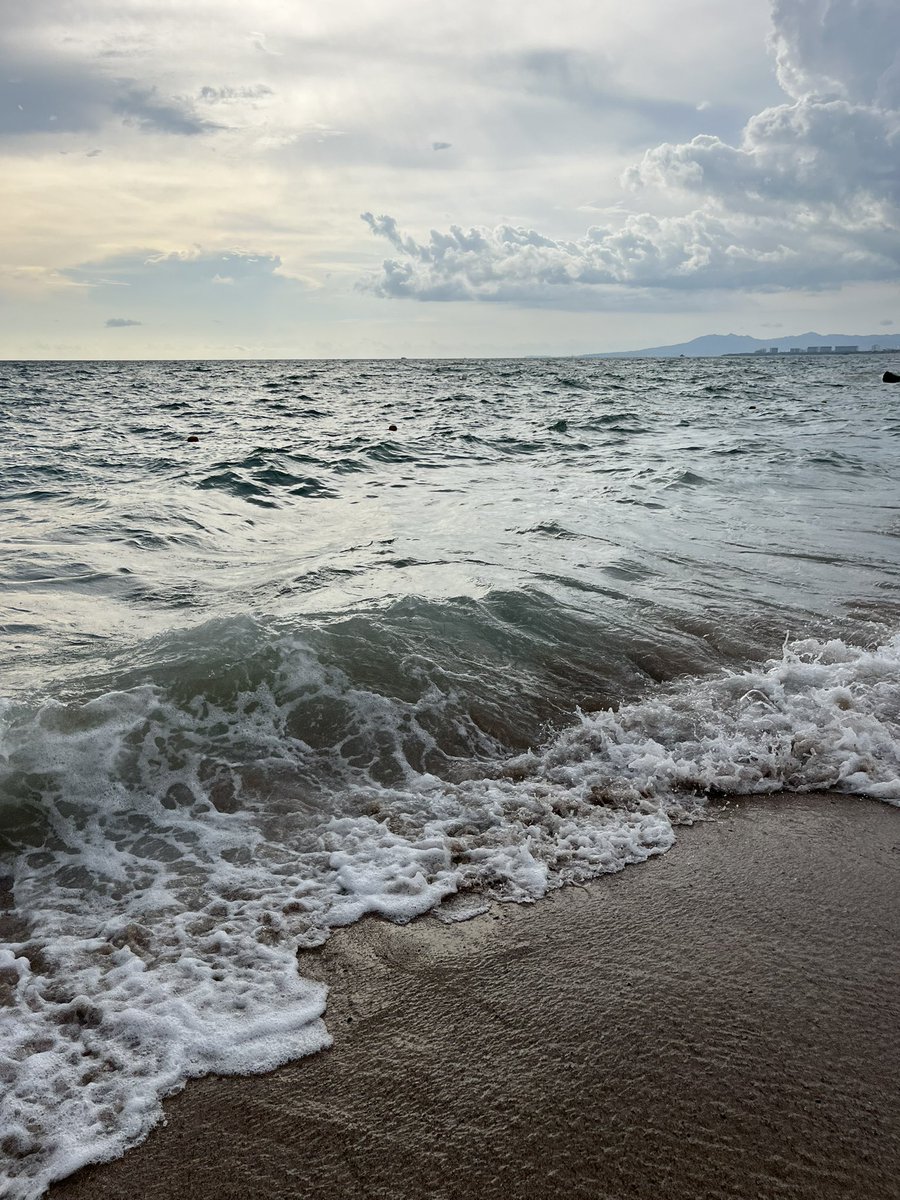 irisyaneet's tweet photo. 🤍✨ 🌊 https://t.co/WFspDSqO97