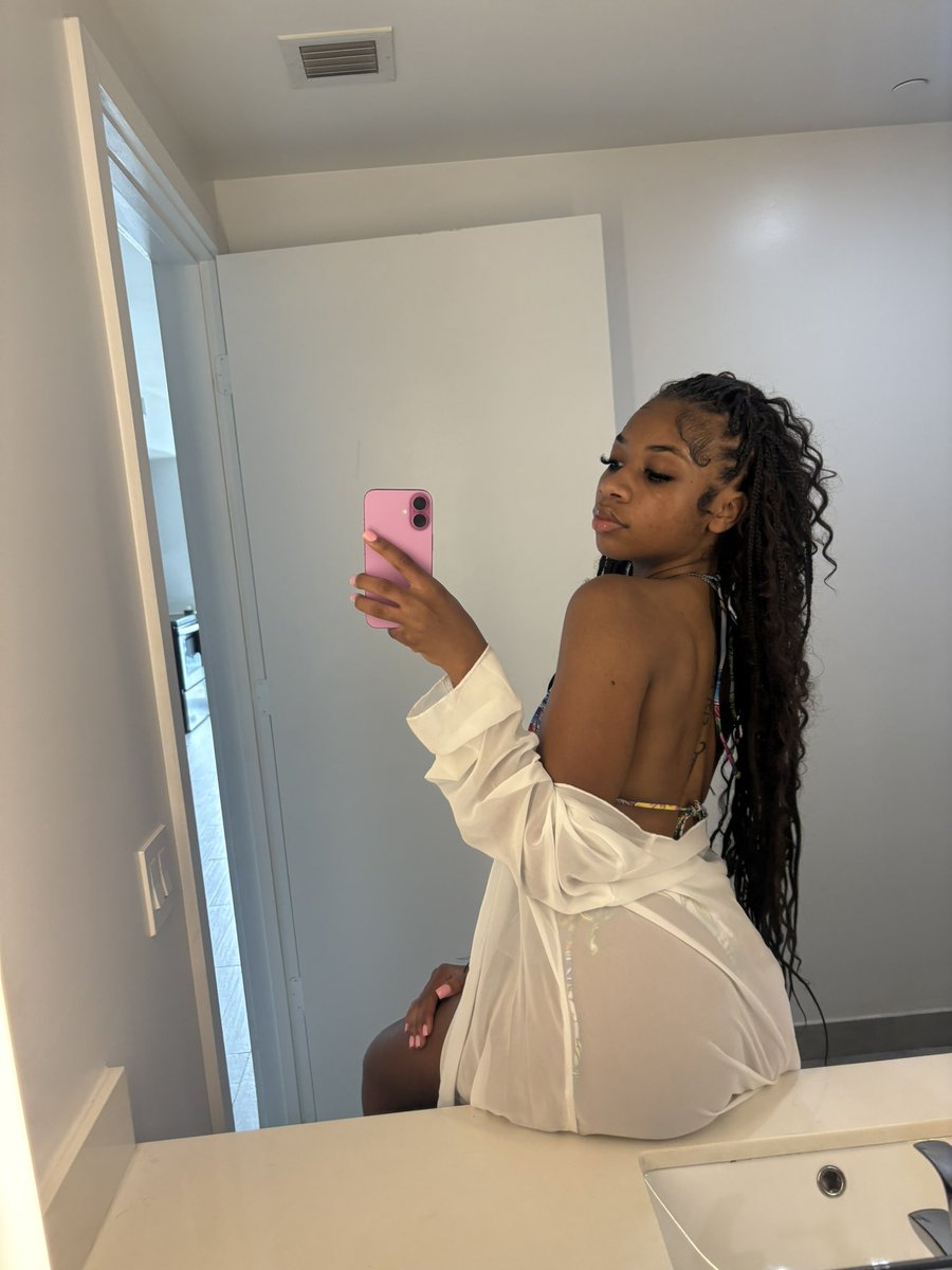 aliyahamariah's tweet photo. miami vibes🐳 https://t.co/bRx2oxzlmH