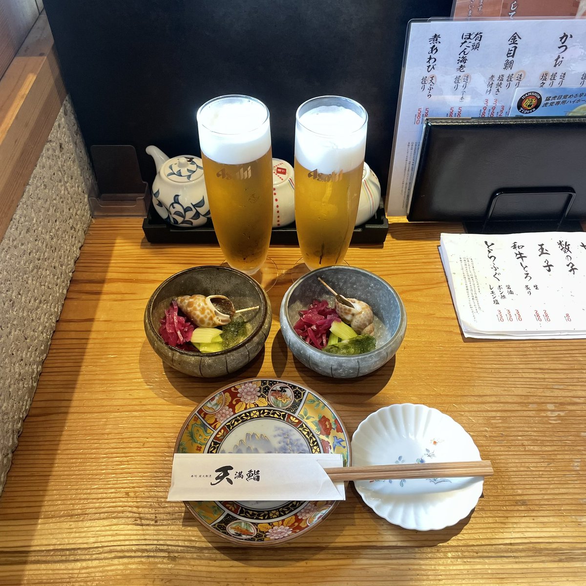 moon____jp's tweet image. お久しぶりですーー ^_- ☆
昨日は母と天満ハシゴ酒してきました‼️
1軒目は📍天満鮨 ✨
美味しかった楽しかったーー‼️
 #ハシゴ酒  #天満  #昼飲み  #天満鮨