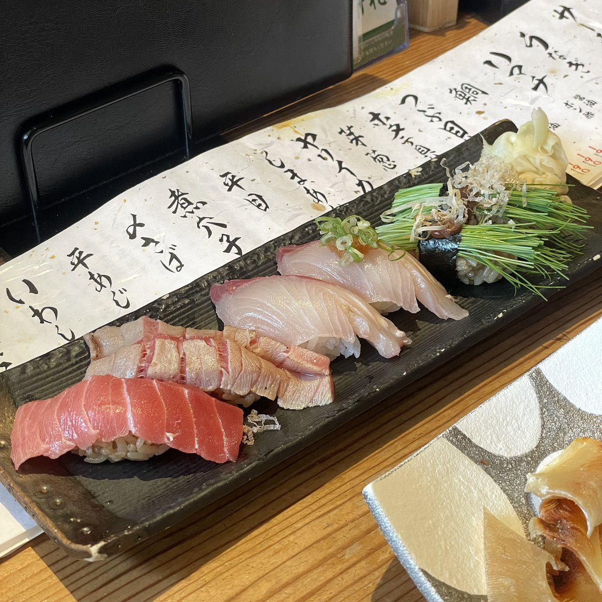 moon____jp's tweet image. お久しぶりですーー ^_- ☆
昨日は母と天満ハシゴ酒してきました‼️
1軒目は📍天満鮨 ✨
美味しかった楽しかったーー‼️
 #ハシゴ酒  #天満  #昼飲み  #天満鮨