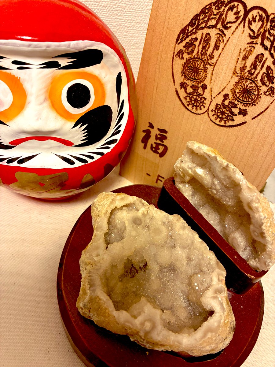 【お知らせ】
本職の方が立て込んでしまい、平日の施術がなかなか難しくなってきてしまいました。

しばらくの間、平日のご予約枠を夜1回のみと変更させていただきます。

水・木・金
19:00のみ

平日お昼にご予約いただいてた皆さま、ご迷惑おかけします🙇‍♀️
引き続きよろしくお願いいたします。