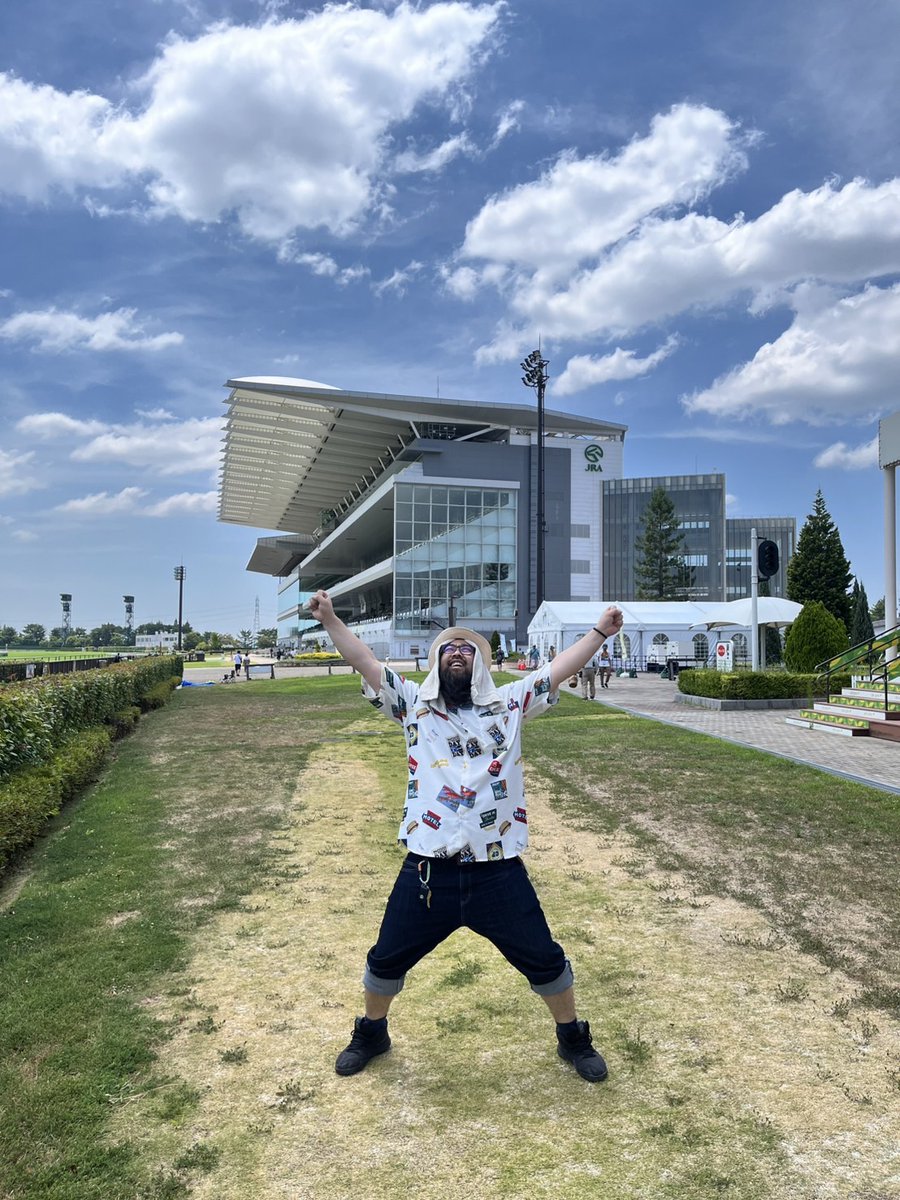 お馬さん🐴大好きな人達から
お金を巻き上げる団体を成敗しにきた漢