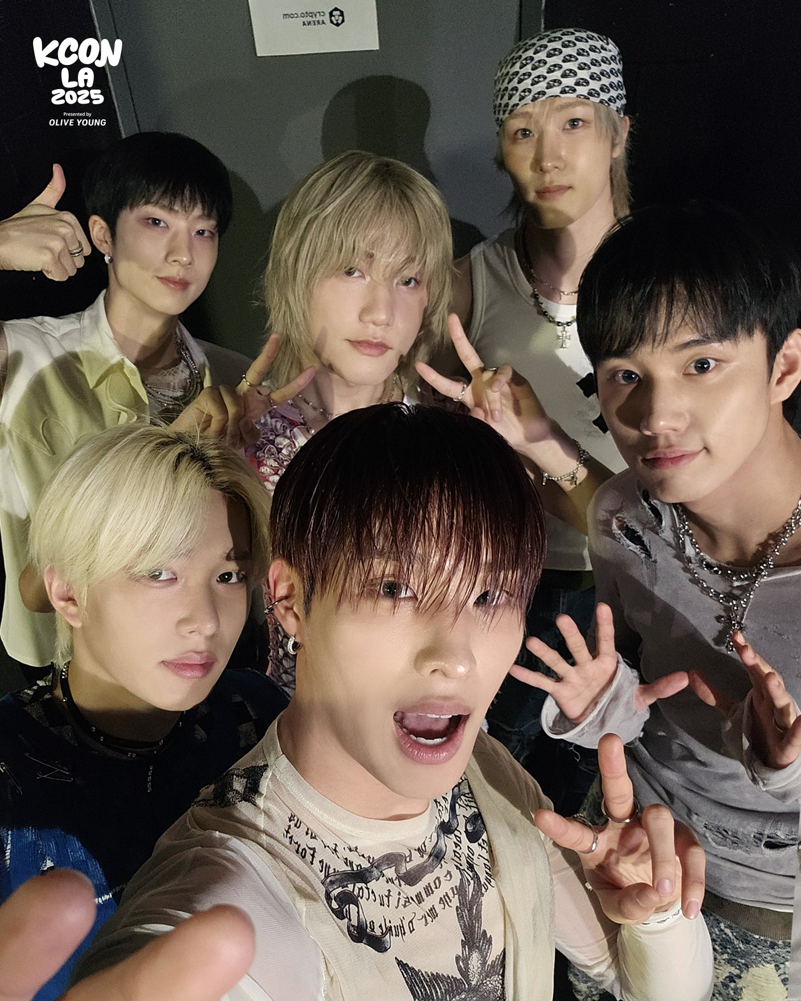 GxUY7hoaIAIE8xH?format=jpg&name=large