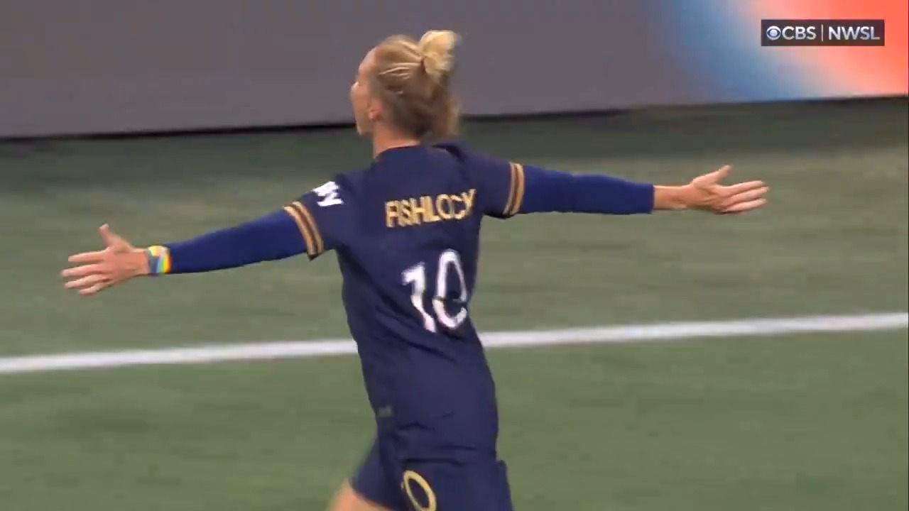 There was never a doubt from Jess Fishlock 👏