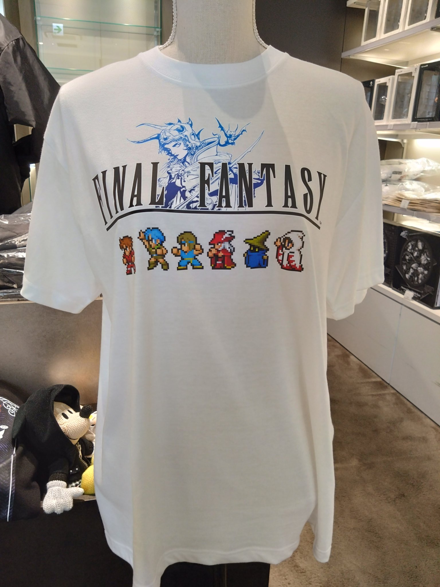 FF ファイナルファンタジー ピクセルリマスター　Tシャツ　ネイビー FF ファイナルファンタジー ピクセルリマスター Tシャツ