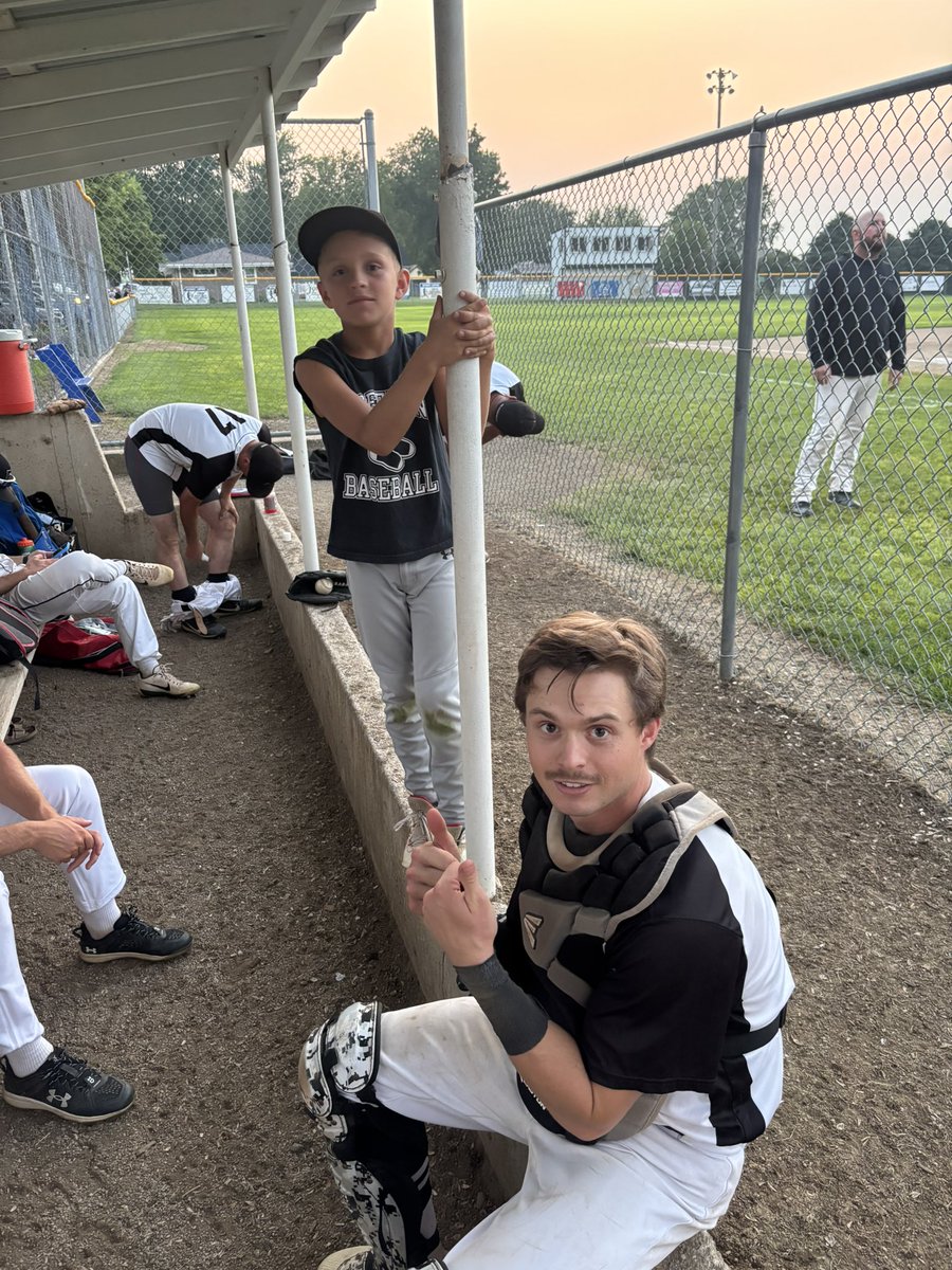 FreemanAmateur's tweet photo. The Sox top the @IreneCardinals 9-6. Really fun game to watch. Great pitching dual of a game. Clint Dangel lifts the Sox over the Cards with a solo shot in the 8th inning. The Sox have punched their ticket to state! https://t.co/Kn6ISz5uOF