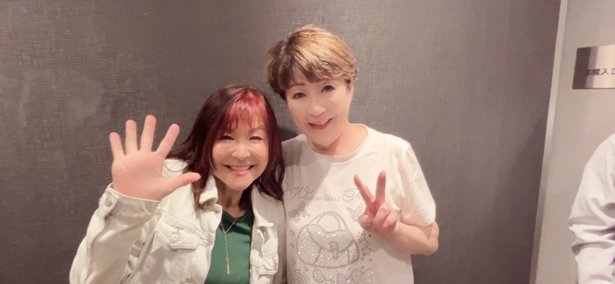 ayudondayo's tweet image. #冥途喫茶5
#池袋シアターグリーン
#BOXINBOX
もうすぐ3公演目がはじまりまっす。夜公演から折り返し。本当にいいおはなしなんです。是非是非劇場へ！明日までですー。
8/2   17:00
8/3   12:00
         16:00
ですー
１枚目の写真は、観にきてくださっていた仁支川峰子さんと。