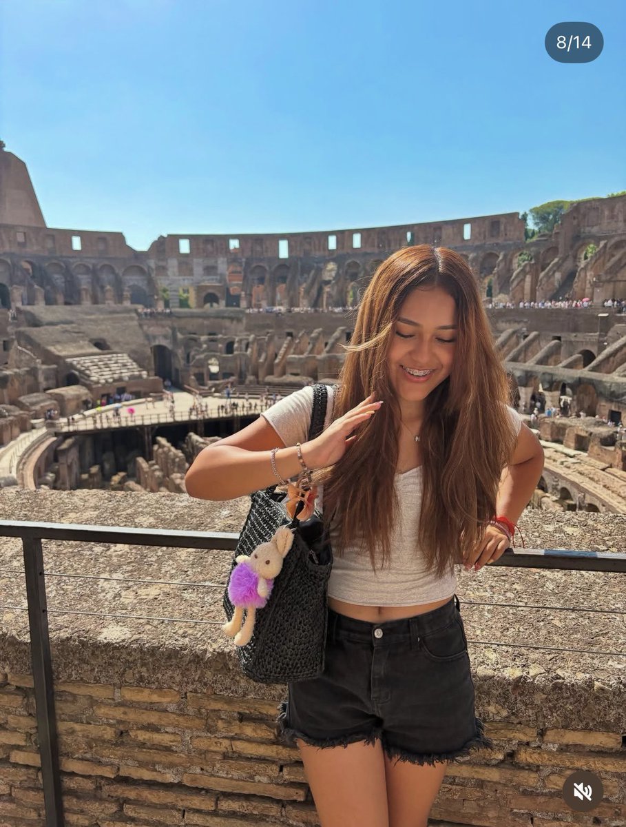 IrenePadin83234's tweet photo. with the scholarships she applied, She was able to go to Italy 🇮🇹 to a summer exchange student program/She did it👏
I am so proud of my daughter and I know she going for more💪 https://t.co/HYgFpfoUf7