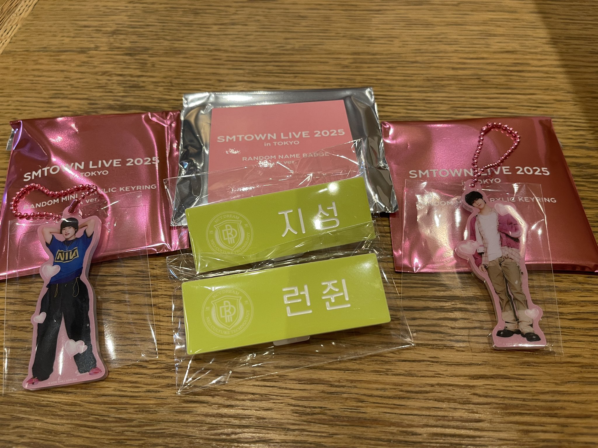 NJZ complexcon 2025 ハニ トレカ+ キーホルダー パフ　2点 NJZ complexcon 2025 ハニ トレカ+ キーホルダー パフ 3点