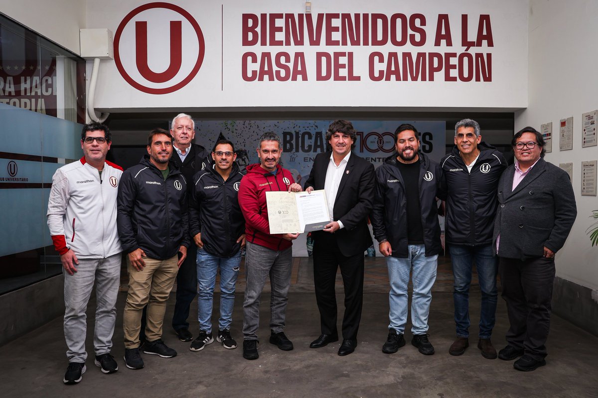 Universitario tweet media