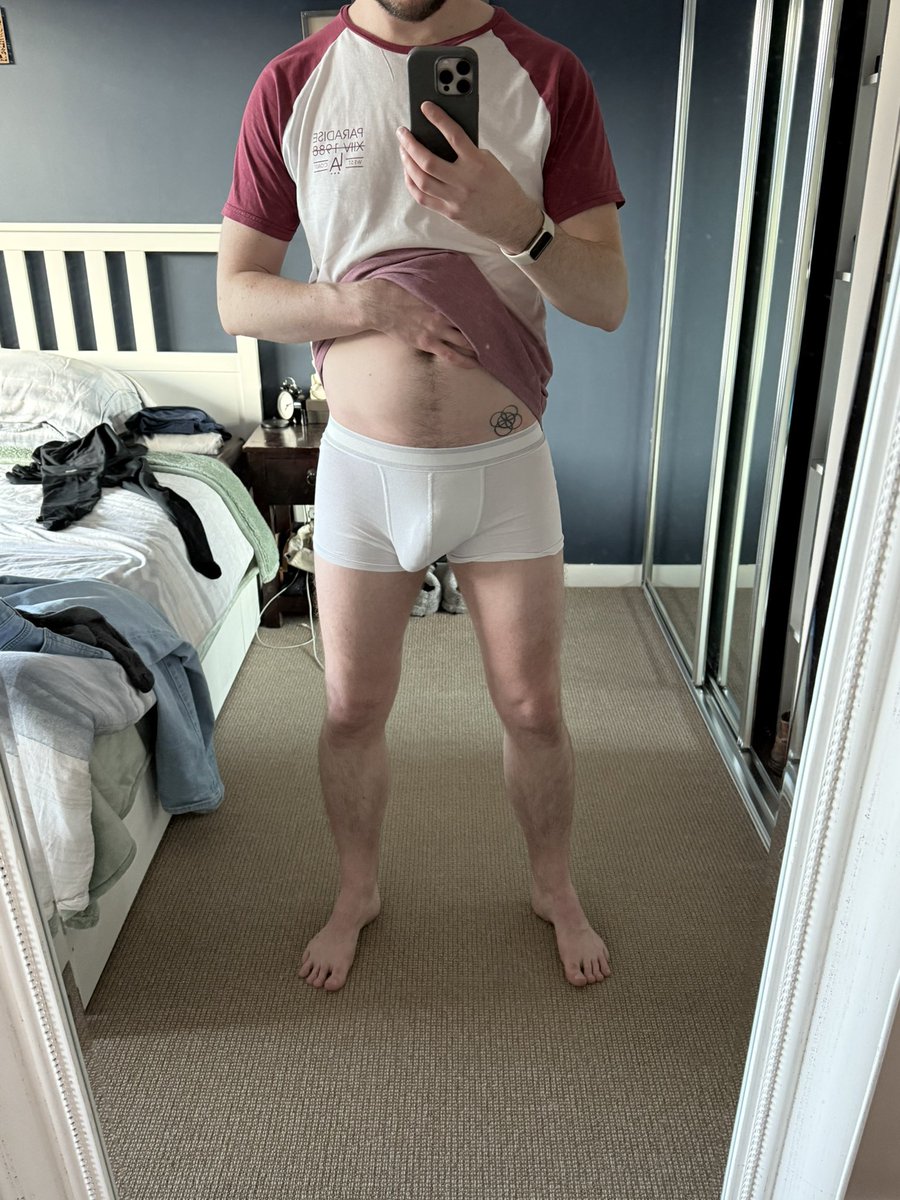 Decisions on that to wear!? 🤔