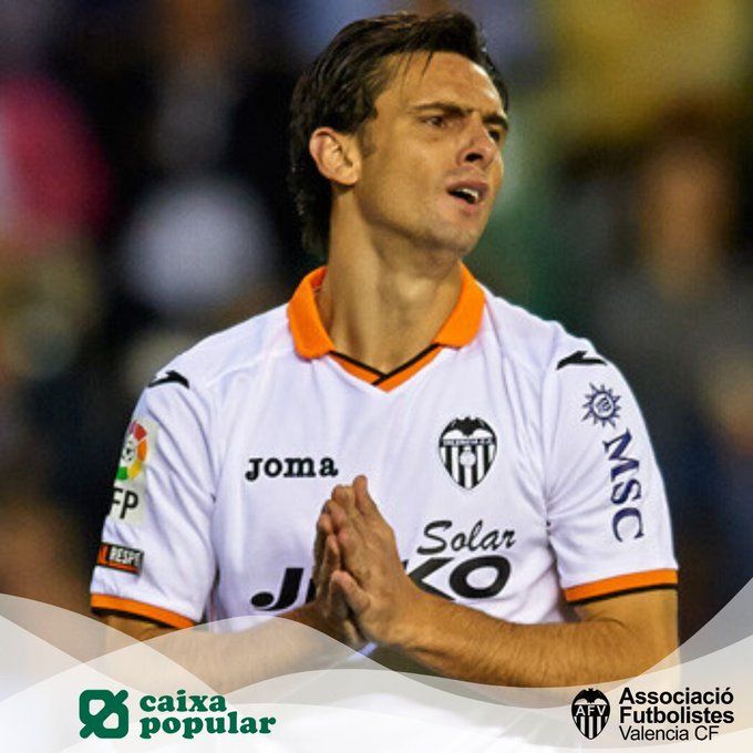 Comenzamos el día felicitando a Enrique Saura (1954), Adjutorio Serrat (1955), Emilio Fenoll (1964), Helder Postiga (1982) que cumplen años 🎂🦇⚪⚫ y recordando al entrenador Otto Bumbel que nos dejó tal día como hoy en 1998. #siempreenelrecuerdo #amunt #llegendesdelsentiment