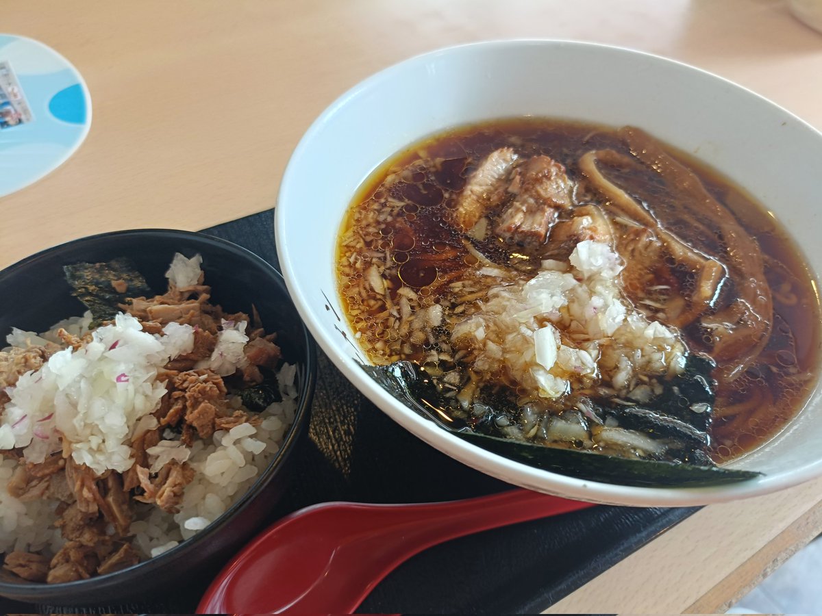 市川ブラックラーメン😃👀‼️
バラチャーシュー丼も
トロトロで旨いよね〜😋😋
＃市川ブラックラーメン