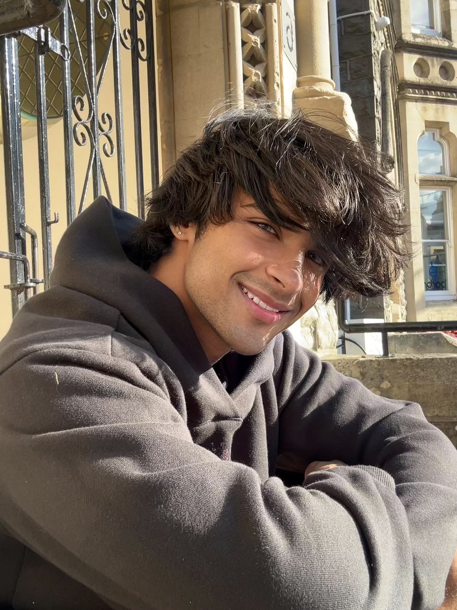 Calvin Moris tweet media