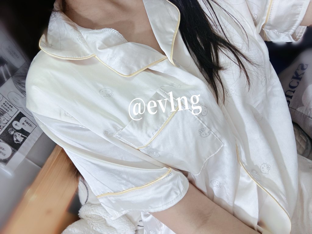 evlngj's tweet photo. 好爱我的兔兔呀 https://t.co/FKvmAfIIMS