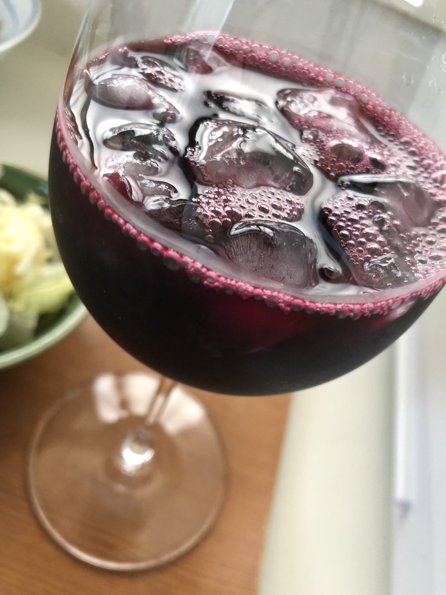 フィッシュバーガーとかとロックワイン🍷
