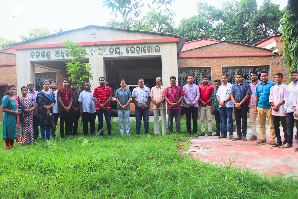 DRedhakhol's tweet image. We celebrated Sambalpuri Day at Divisional Forest Office Redhakhol, showcasing the rich culture, vibrant traditions, and colorful spirit of Western Odisha. A proud tribute to our heritage! #sambalpuriday