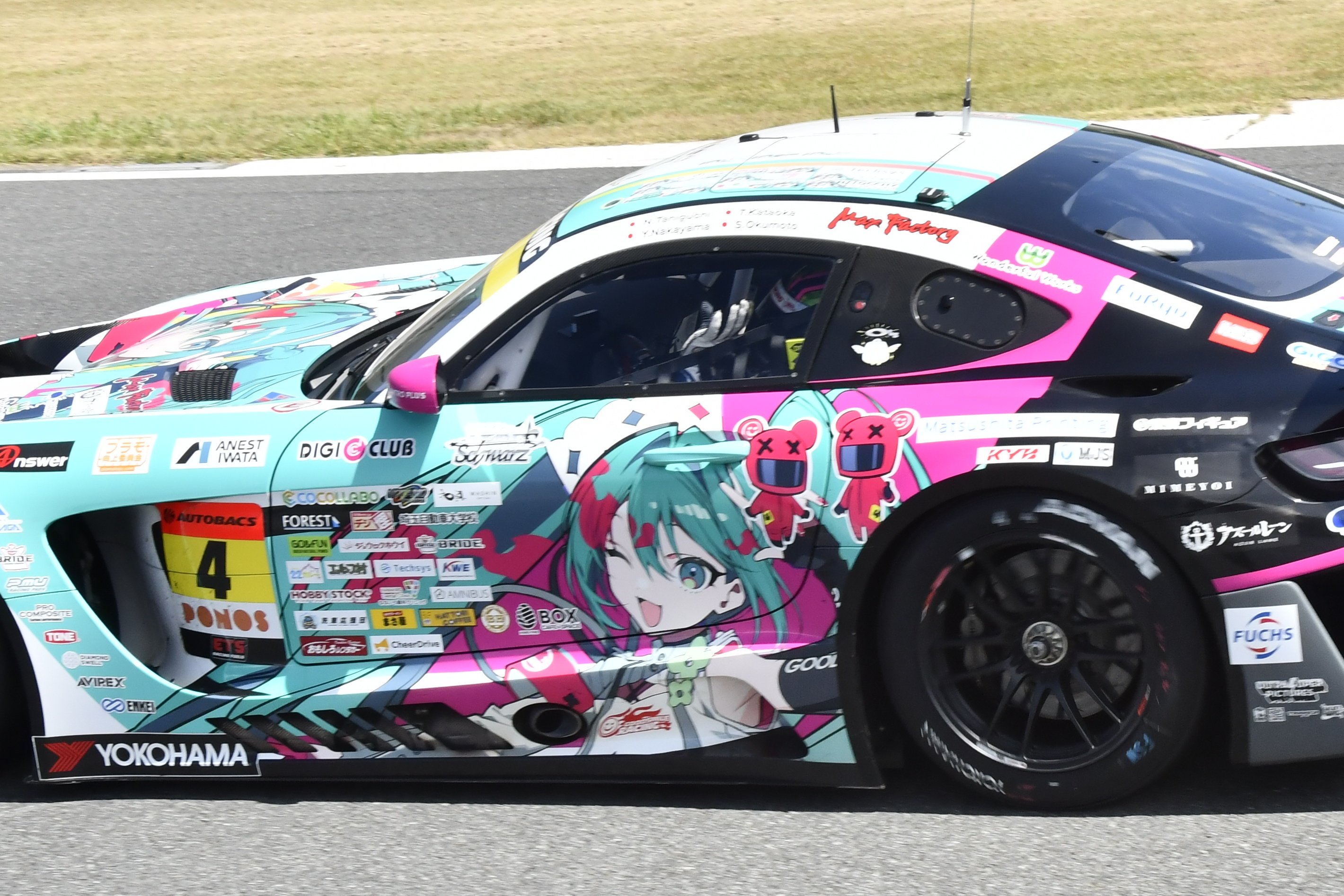 高井鈴 SUPERGT Round.1 OKAYAMA🍑🍡 87号車は26位▶︎7位でチェッカー
