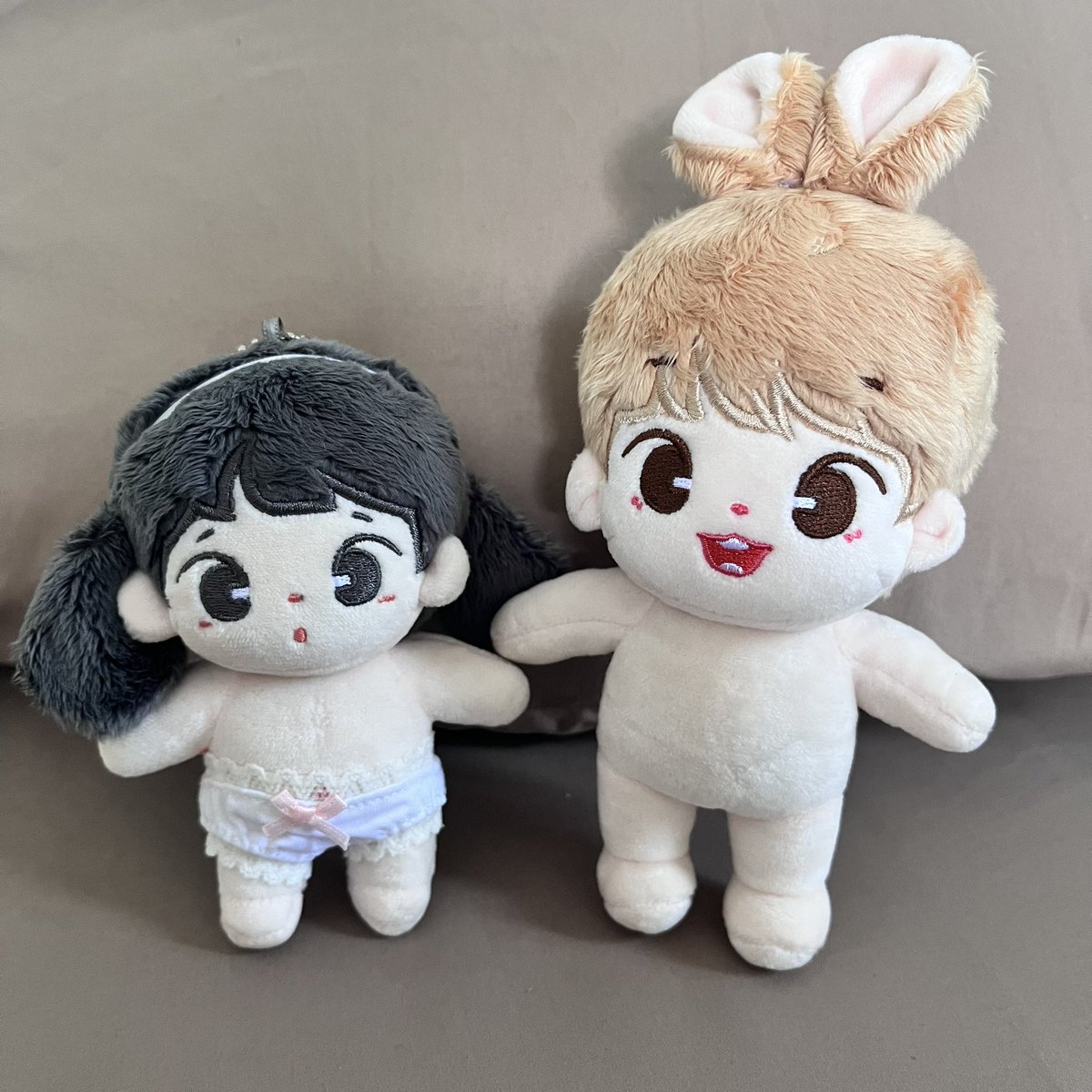 🌷หาบ้านใหม่ให้น้องค่ะ

ตุ๊กตาโดยอง 🐰

Charlie 15cm + หู 
ตัวเปล่า 290 📌

Yoyo 10 cm + หู 
ตัวเปล่า 340
ตัว+กางเกง 380

ราคารวมส่ง
 #ตลาดนัดnct #ตุ๊กตาnct #ตุ๊กตา15cm
 #DOYOUNG_Doors_in_BANGKOK
Dodo ชาร์ลี โดยอง yoyo