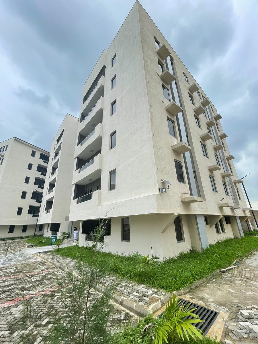 KAkintobi's tweet photo. @ruffydfire Over 600 properties for sale, rentals, and shortlets across Lagos and Abuja. Visit: https://t.co/tXFZNbI0wz for our expansive portfolio, and as an investor, you can make your money work for you. https://t.co/rwX8bhIDX9