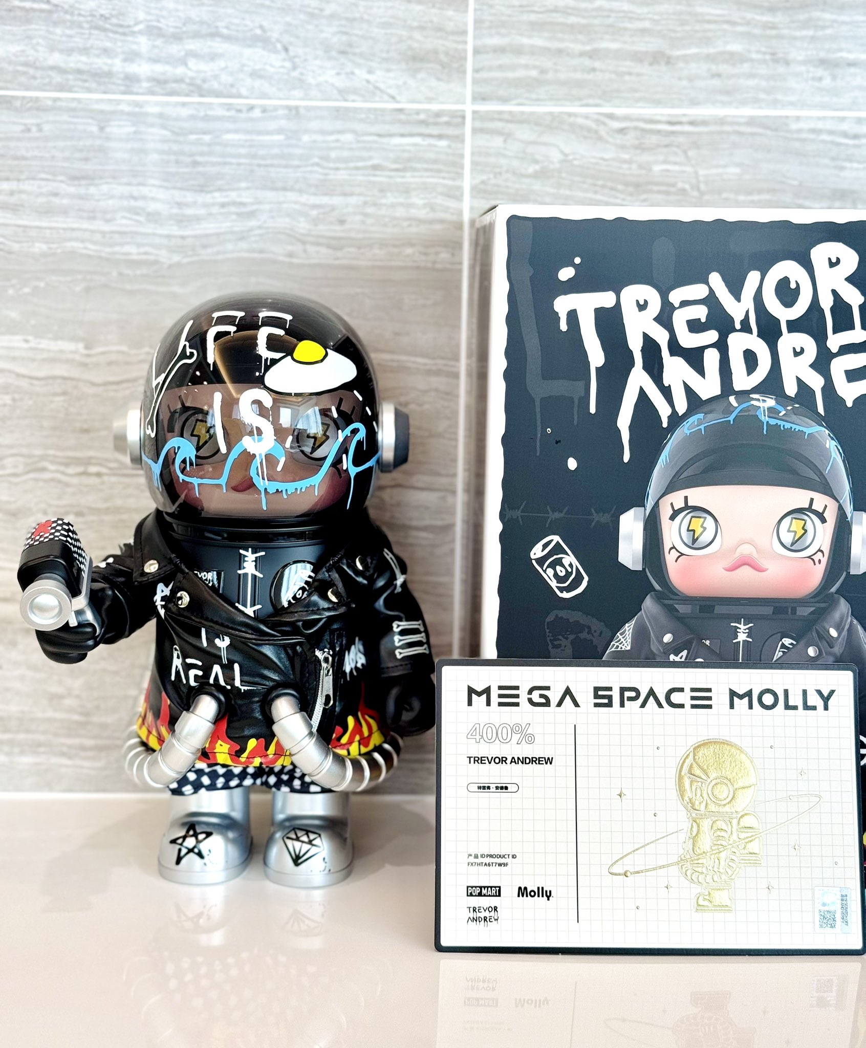 MEGA SPACE MOLLY 400% Trevor andrew 2.0（Pop Mart MEGA SPACE
