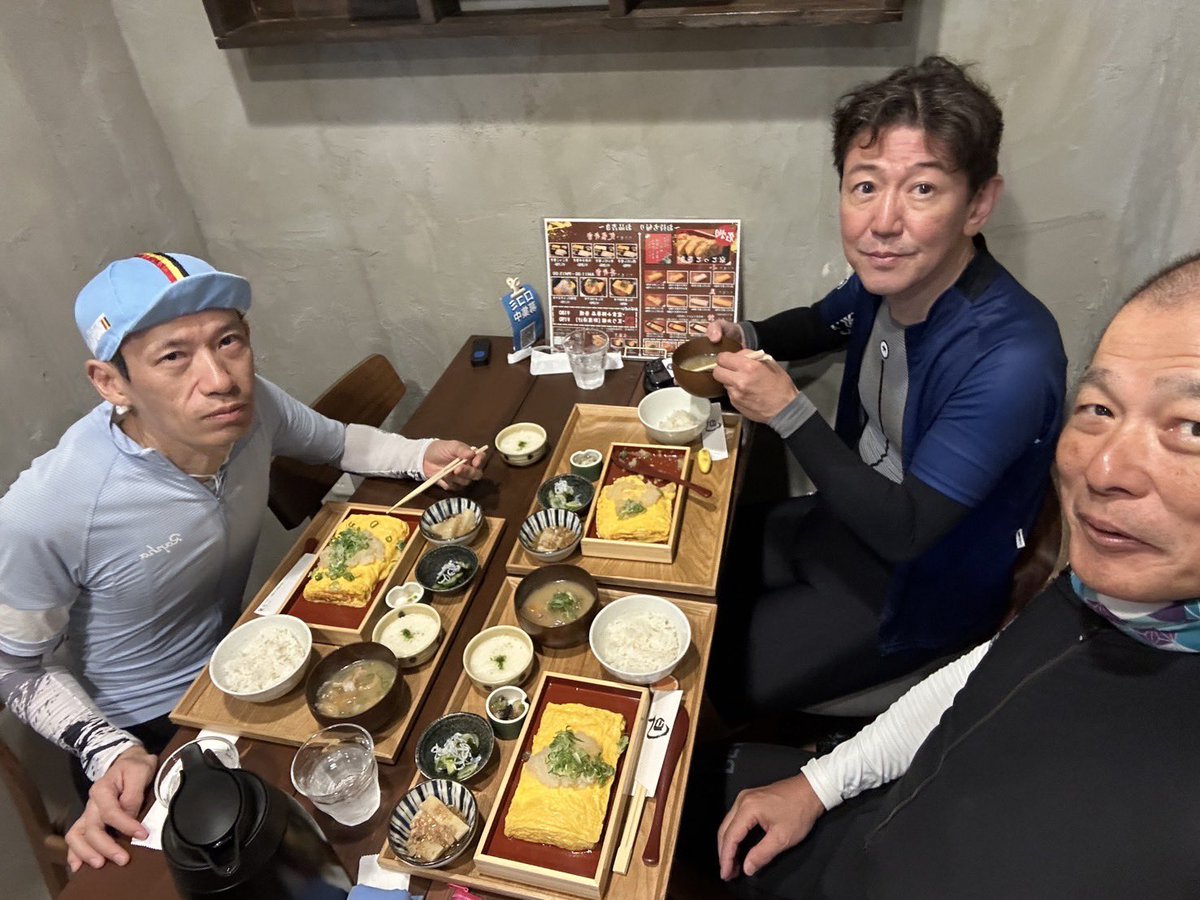 M0622b's tweet photo. 流れ橋練🚴♂️
アフターでだし巻き専門店
京こっこさんにモーニング🥚
美味すぎやろ😊
#流れ橋
#トレックマドン
#VCVELOCE Prossimo
#京こっこ https://t.co/vya817VPrA
